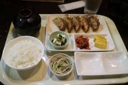 餃子屋 來