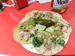 TACOS 3HERMANOS 原宿