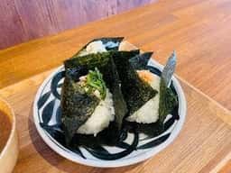 おにぎりとおわん