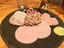 WINE & Craft Beer Bistro ミヤマス