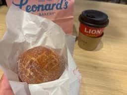 Leonard's 横浜ワールドポーターズ店