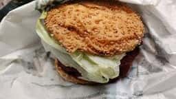 ラッキーピエロ 森町 赤井川店