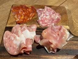 PISOLA 松坂宮町店