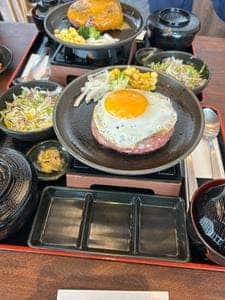 とろけるハンバーグ 福よし 小田急相模原店