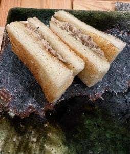 築地すしOmakase 近くの2階
