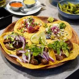 Kitade Tacos & Sake ハシゴ楼