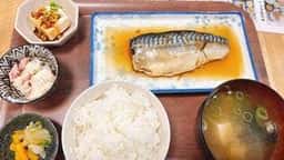 ごはん居間人