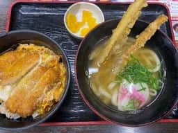 資さんうどん 諸岡店