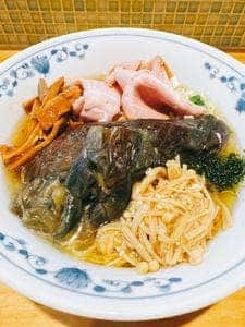 猫と月 chan mie noodles