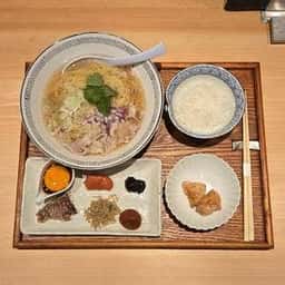 大月