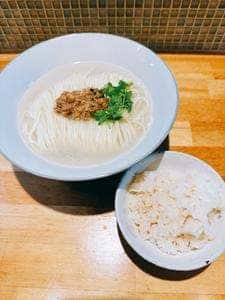 猫と月 chan mie noodles