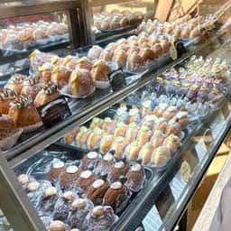 P.G. donut ルクアイーレ店