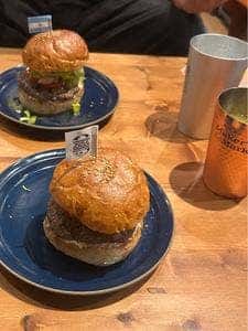 World Burger 池袋東口店