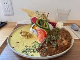 Cafe & Bar Fall of the leaf