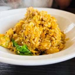 三本足 かがみ原店