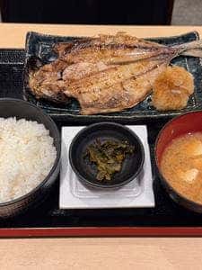 地鶏と魚串 炙りもつ鍋 にこん