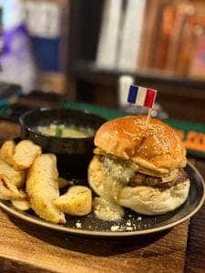 World Burger 池袋東口店