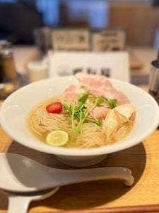 ダシと麺 くじら
