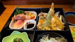 お食事処 海老助