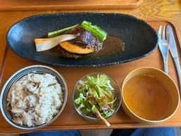 カフェ&レストラン こもれび食堂