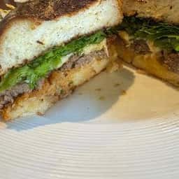 craft burger & dining THE ROOTS