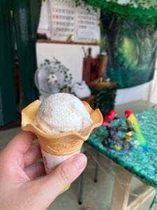 島のアイスクリーム屋『トリトン』