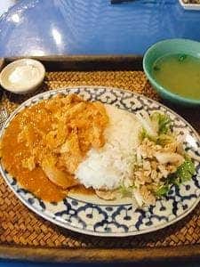 タイ料理＆パクチー酒場 居空間