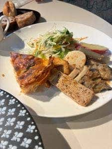 カフェバー&グリル ぞうさん