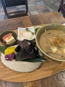 農家の息子がつくる食堂 さんかくとまる