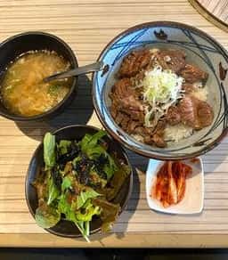 焼肉ホルモン 諸星