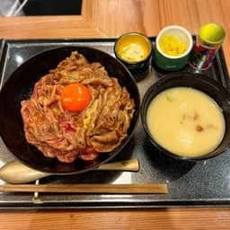 和牛専門 牛めし 前田優