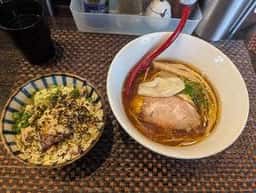 麺屋 かなで