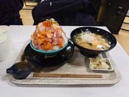 海鮮丼とと丸