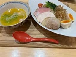 結まる