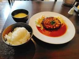 洋食ツバキ亭