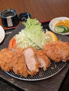 とんかつ なか山