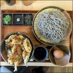 挽きぐるみ蕎麦屋 慎