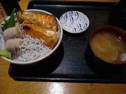 一夜干しと海鮮丼 できたて屋 ステラプレイス店