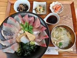 海の見えるごはん屋