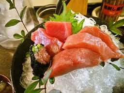 馬刺しと地鶏とマグロ 梅屋