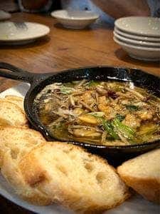 銀座でワイン。