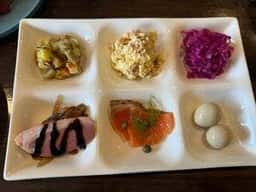 世界の惣菜バル マルーラキッチン