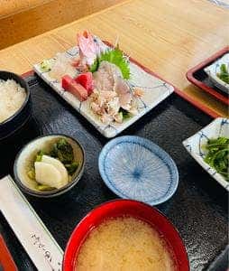 こけらや