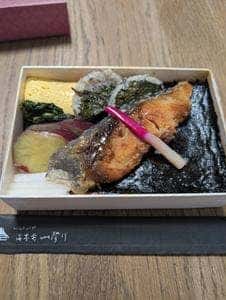 刷毛じょうゆ 海苔弁山登り 新橋駅店