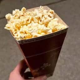 ポップコーンワゴン リバティ・ランディング・ダイナー前