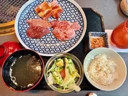 焼肉会席 ともじ