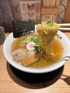 鮨とラーメン うおがしや 新橋店