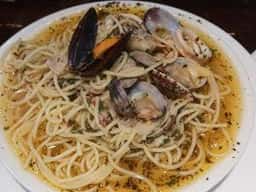 イヴォ ホームズパスタ 新宿店