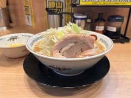 ラーメン豚山 サクラステージ店