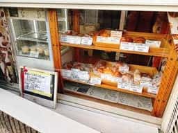 パンとお菓子の小さなお店 kinakina
